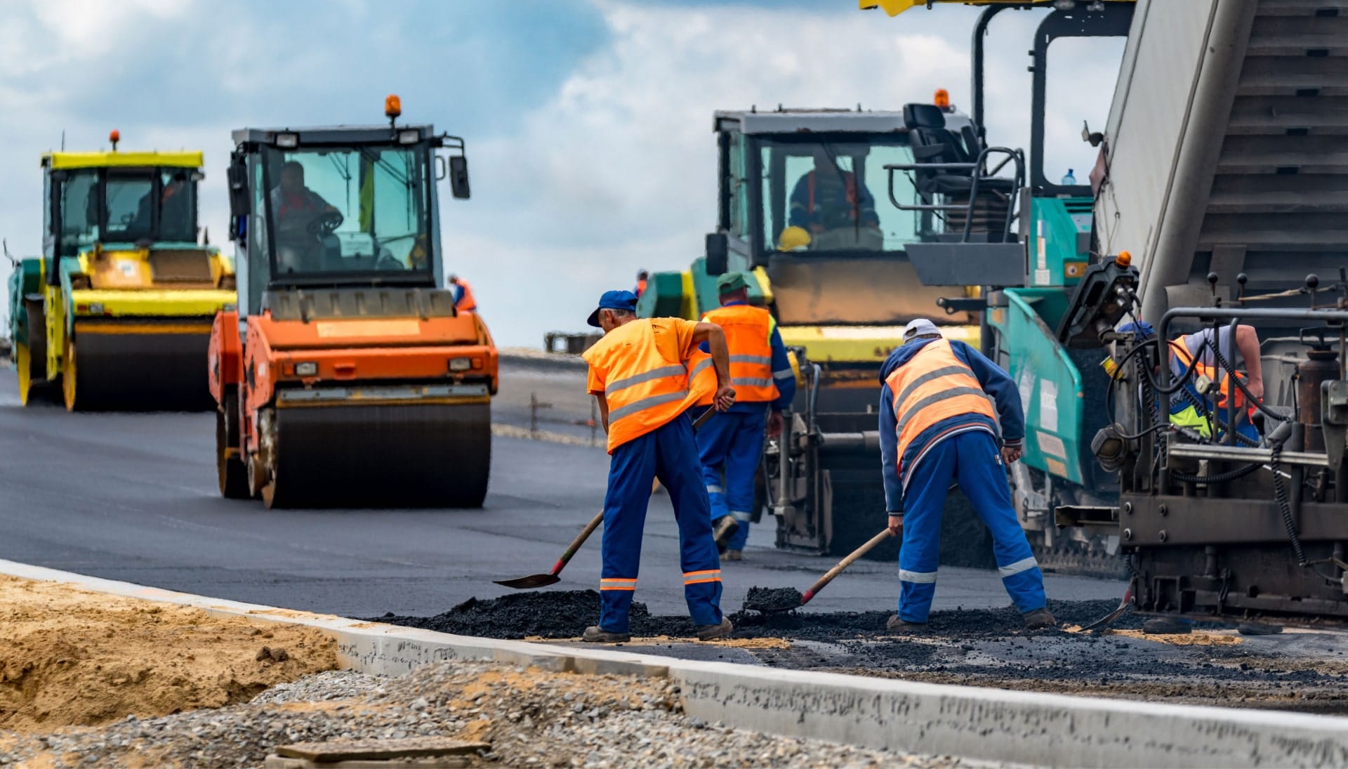 Reliable asphalt construction services in Chicago, IL for various projects.